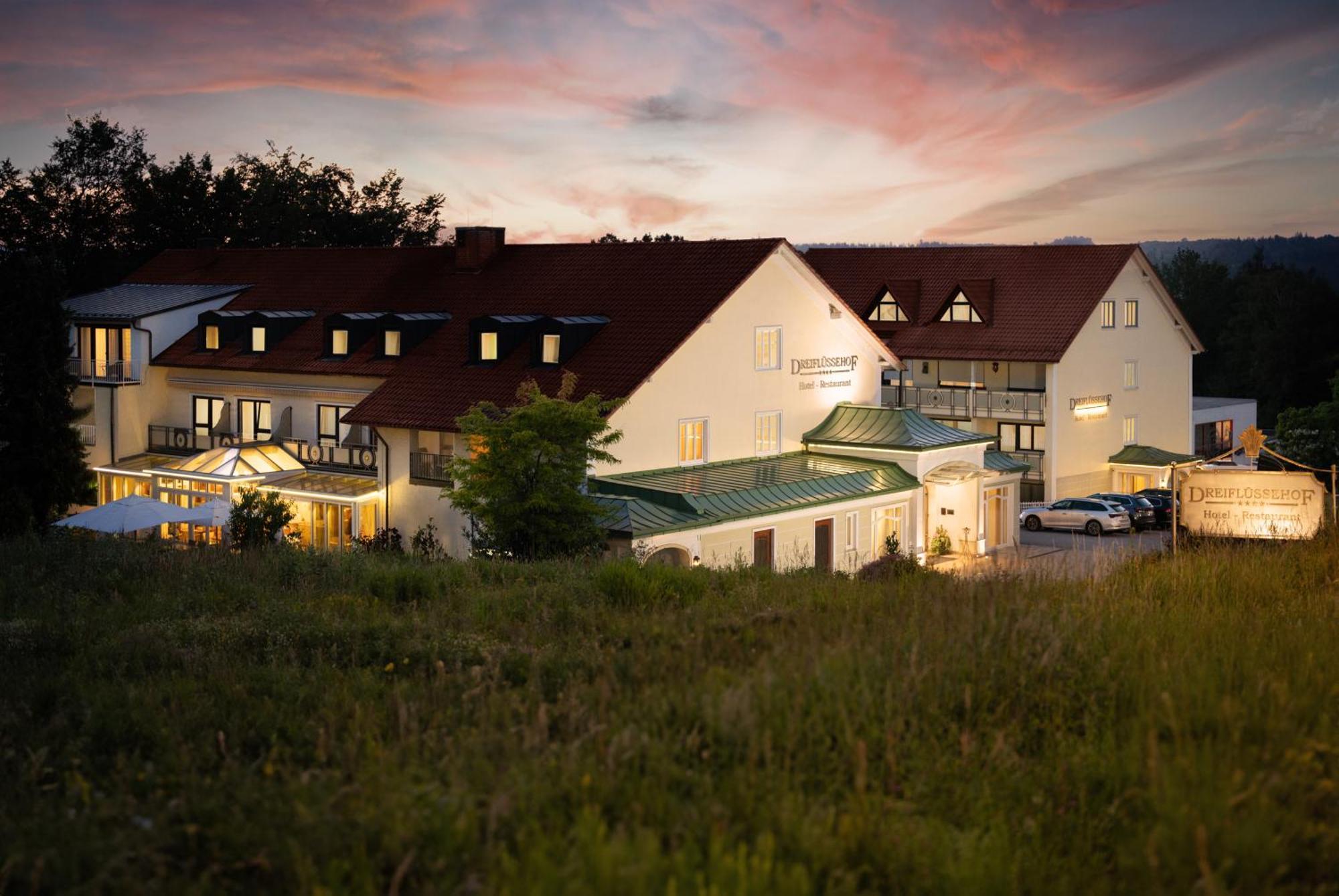 Hotel Dreifluessehof Passau Extérieur photo